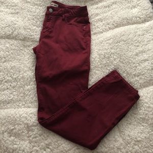 Burgundy low-rise jegging